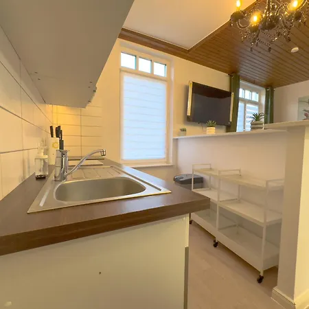 Апартаменти Historic 1898 *