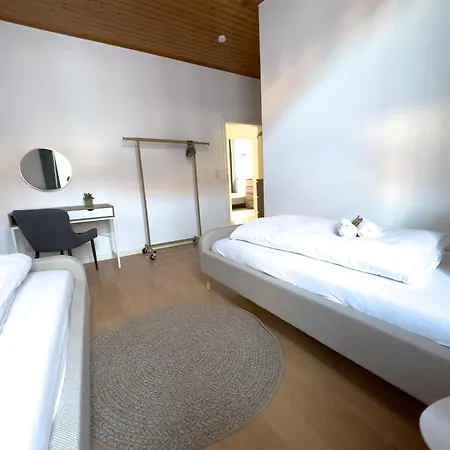 Апартаменти Historic 1898 *